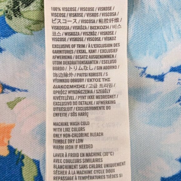 HOLLISTER Blue Floral Sleeveless Halter Fit & Flare Sundress; Size M - Picture 5 of 5